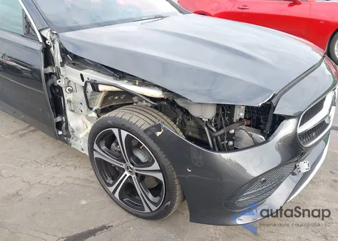 2025 Mercedes-Benz C 300 z USA, uszkodzony, nr VIN W1KAF4GB8SR292017